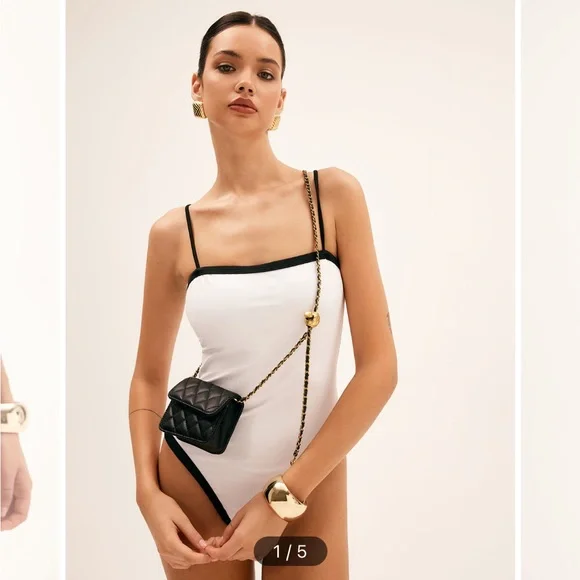 Black & gold chain quilted classic mini flap adjustable crossbody/belt bag - Picture 4 of 10